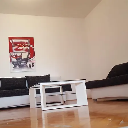 Appartement 33 *