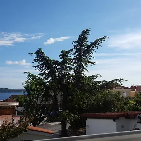 33 * Pirano